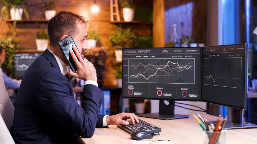 Multi-location call tracking data table showing call volume, missed rate and performance per branch 